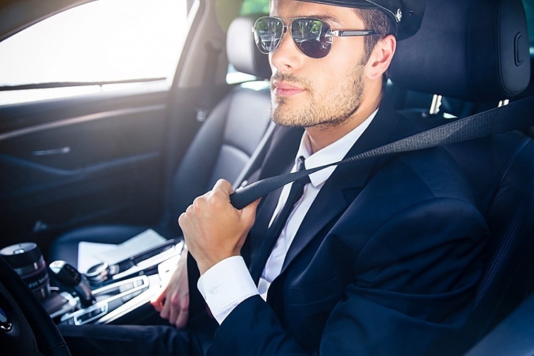 How Private Car Hire Can Save You Money